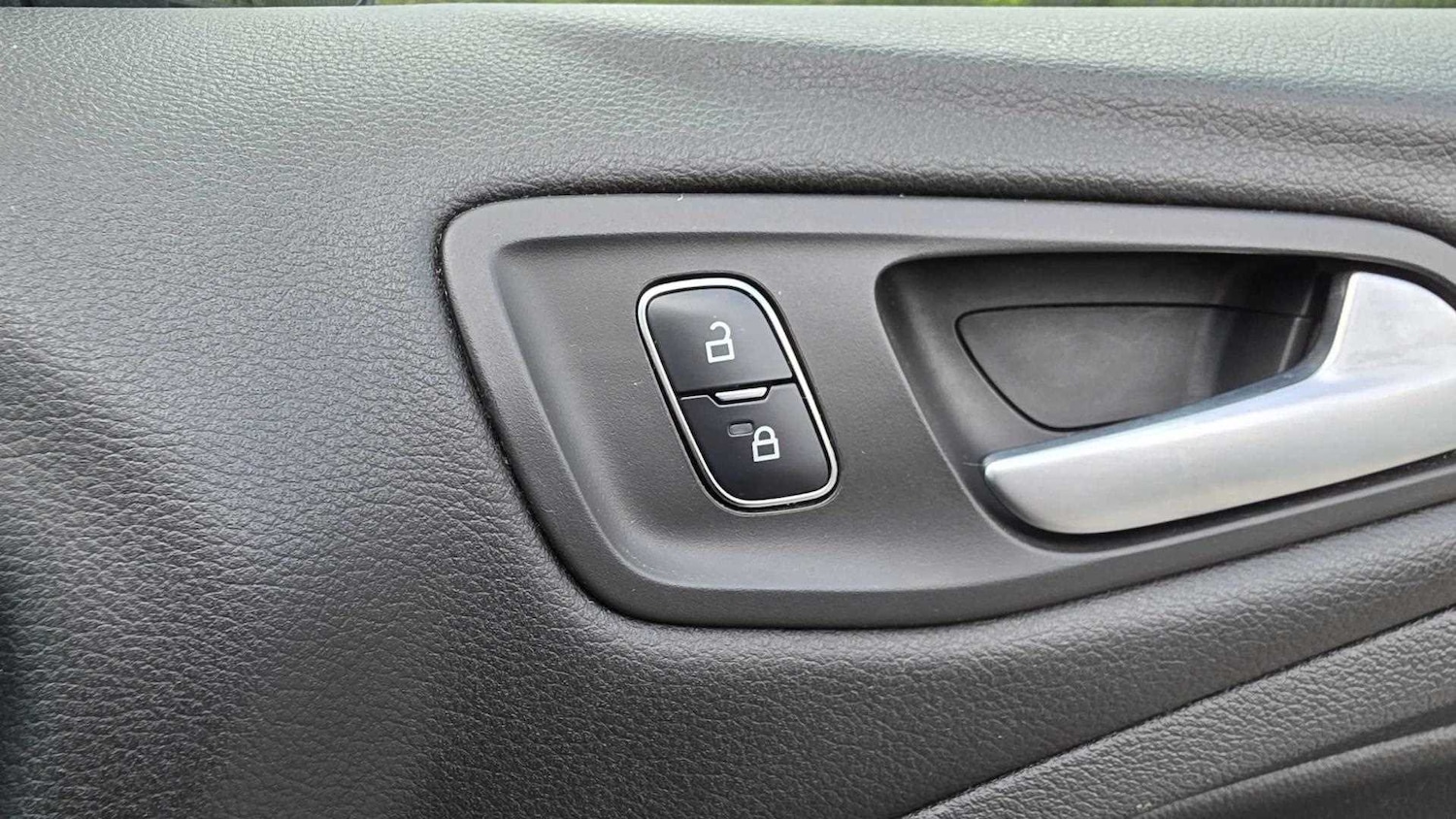 Used Ford Kuga 2017 for sale - 77093279: Photo 29