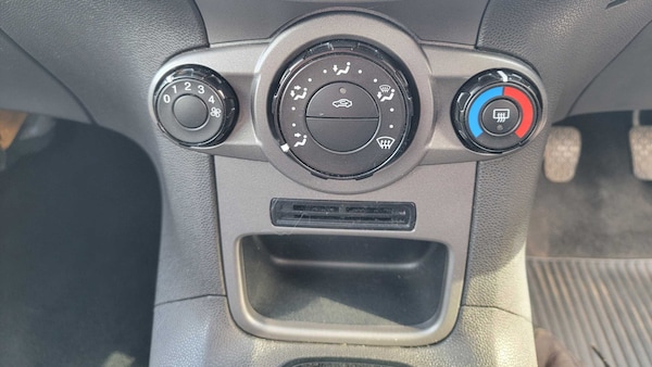 Used Ford Fiesta 2013 for sale - 76088020: Photo 29