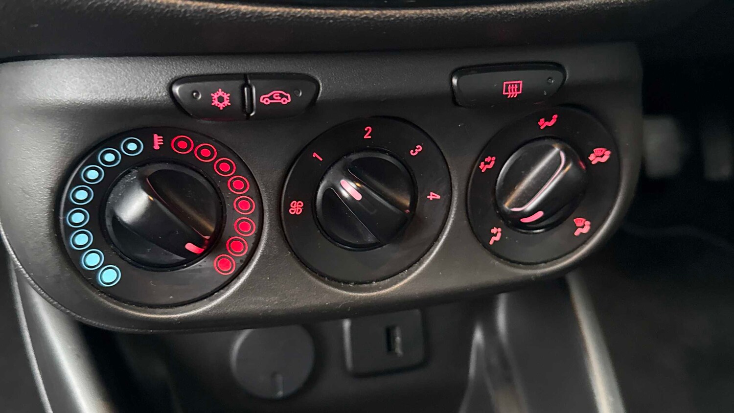 Used Vauxhall Corsa 2016 for sale - 76460521: Photo 31