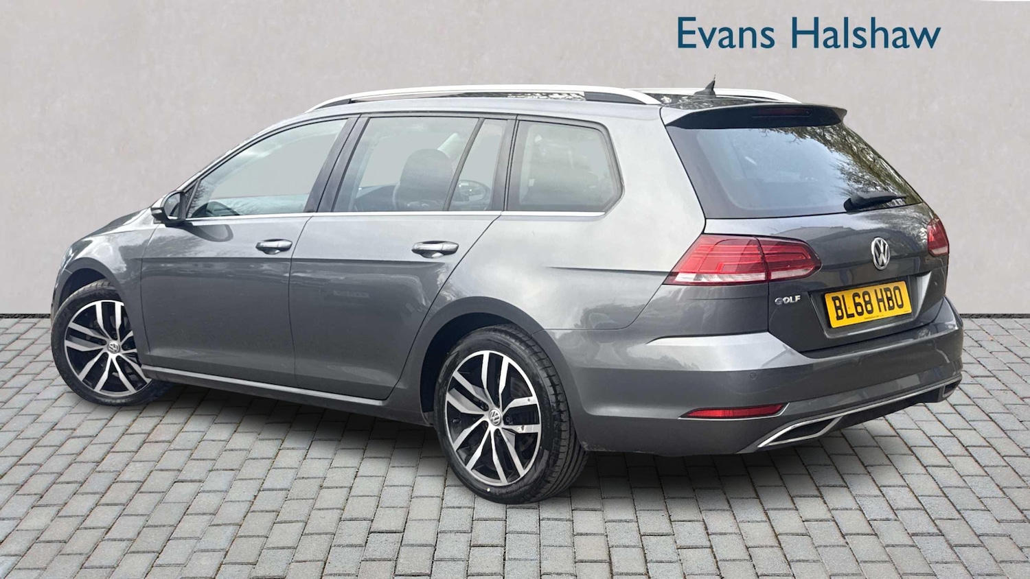 Used Volkswagen Golf 2019 for sale - 76705145: Photo 2