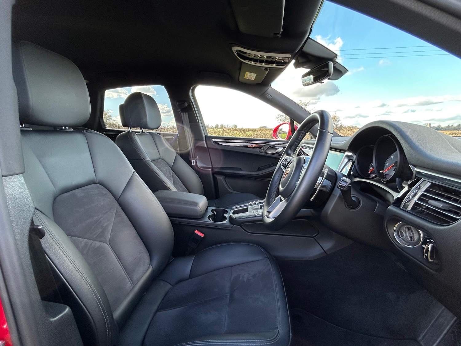 Used Porsche Macan 2021 for sale - 76791227: Photo 15