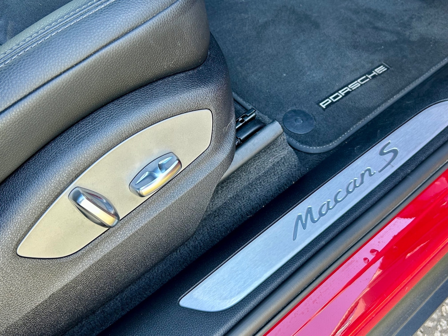 Used Porsche Macan 2021 for sale - 76791227: Photo 27