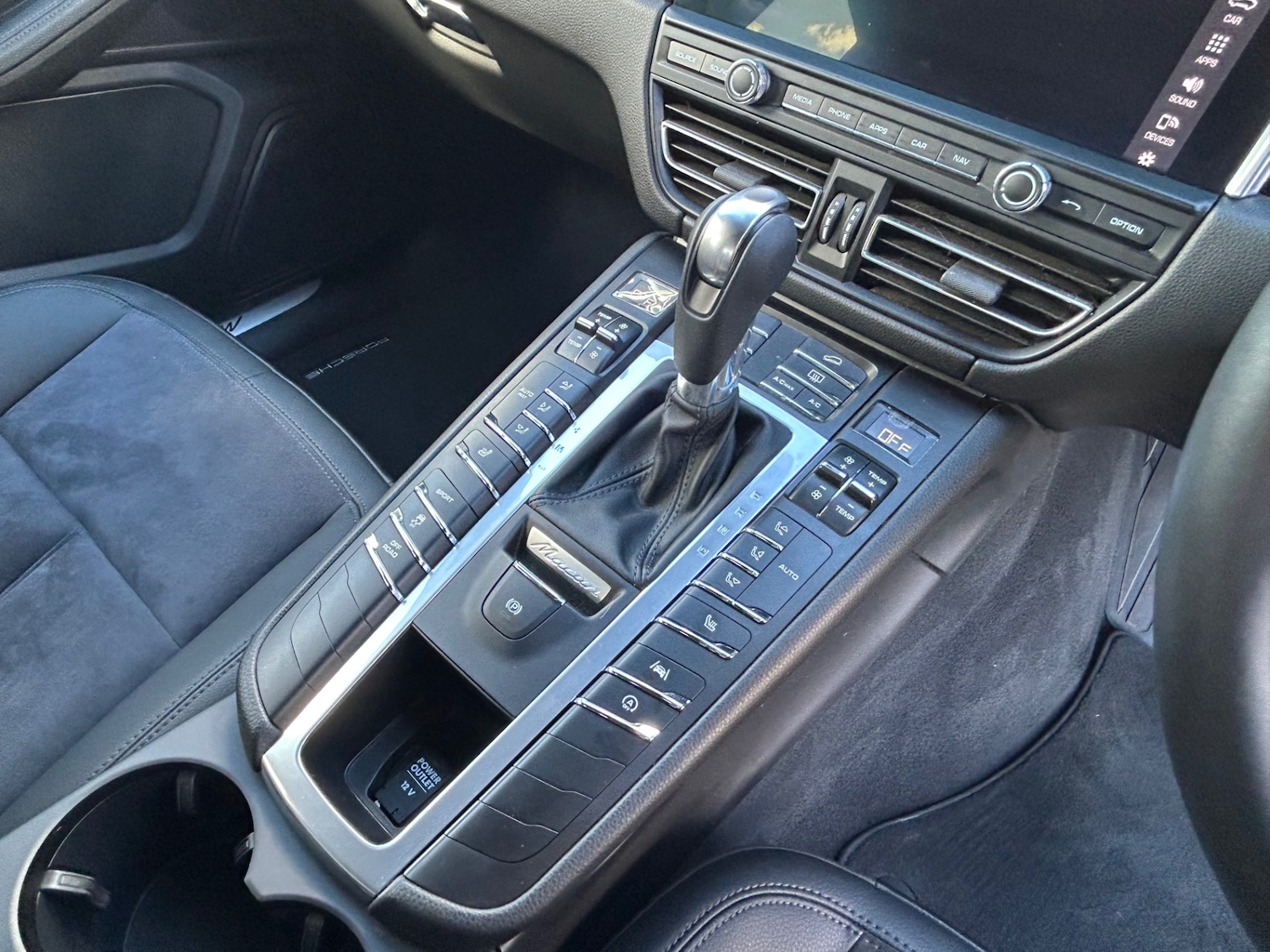 Used Porsche Macan 2021 for sale - 76791227: Photo 28