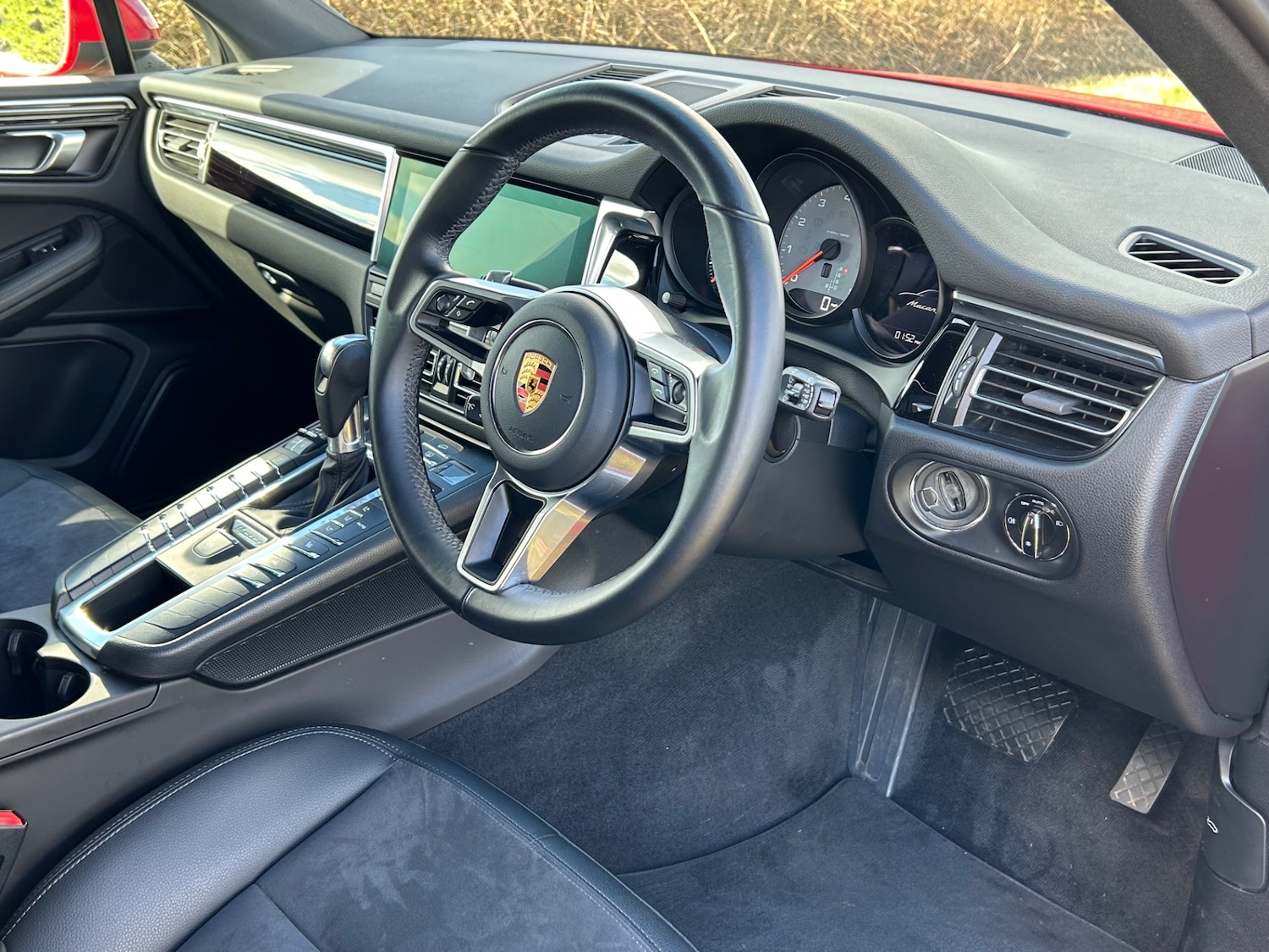 Used Porsche Macan 2021 for sale - 76791227: Photo 31