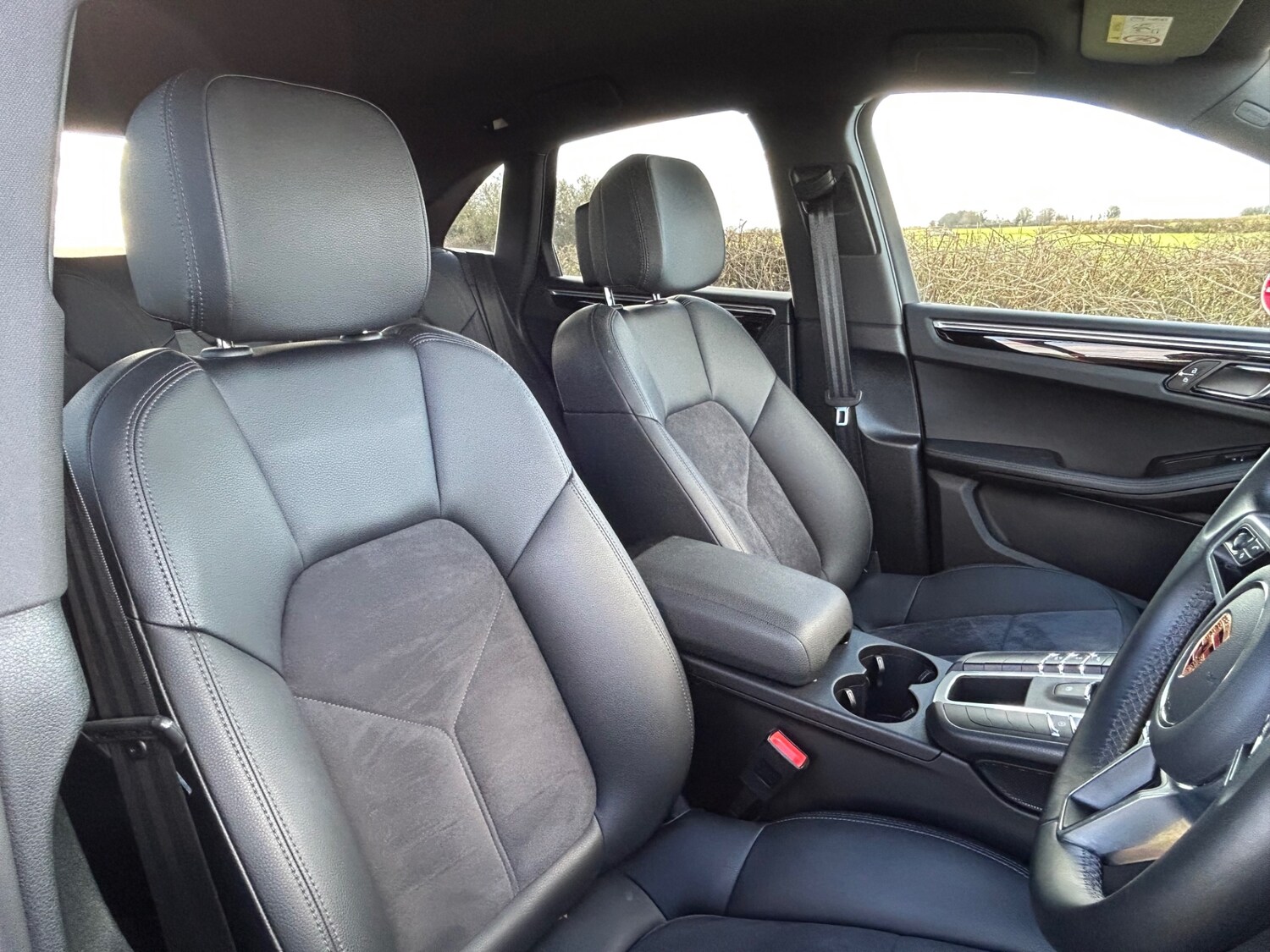 Used Porsche Macan 2021 for sale - 77418279: Photo 10