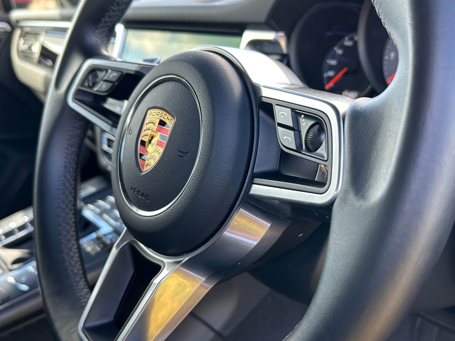 Used Porsche Macan 2021 for sale - 77418279: Photo 12