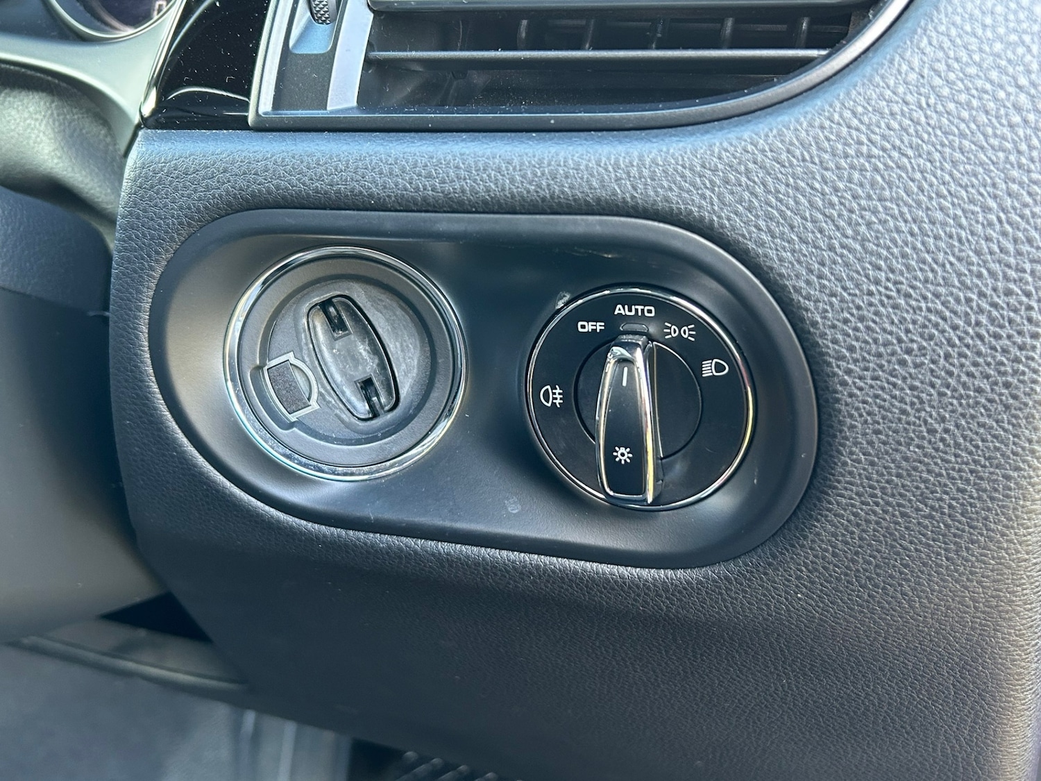 Used Porsche Macan 2021 for sale - 77059202: Photo 18