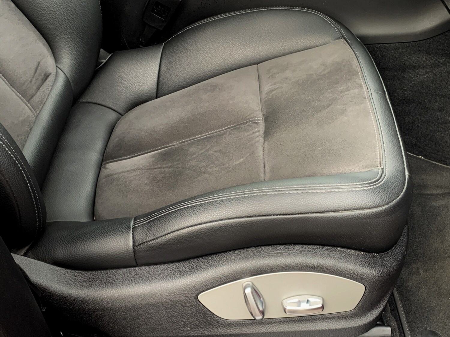 Used Porsche Macan 2021 for sale - 77059202: Photo 35