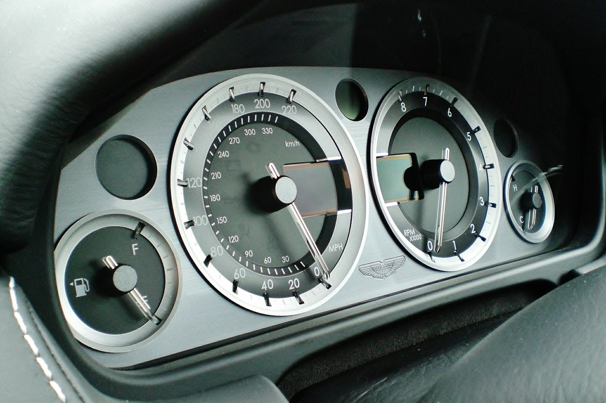 Used Aston Martin Vantage 2013 for sale - 76799083: Photo 15