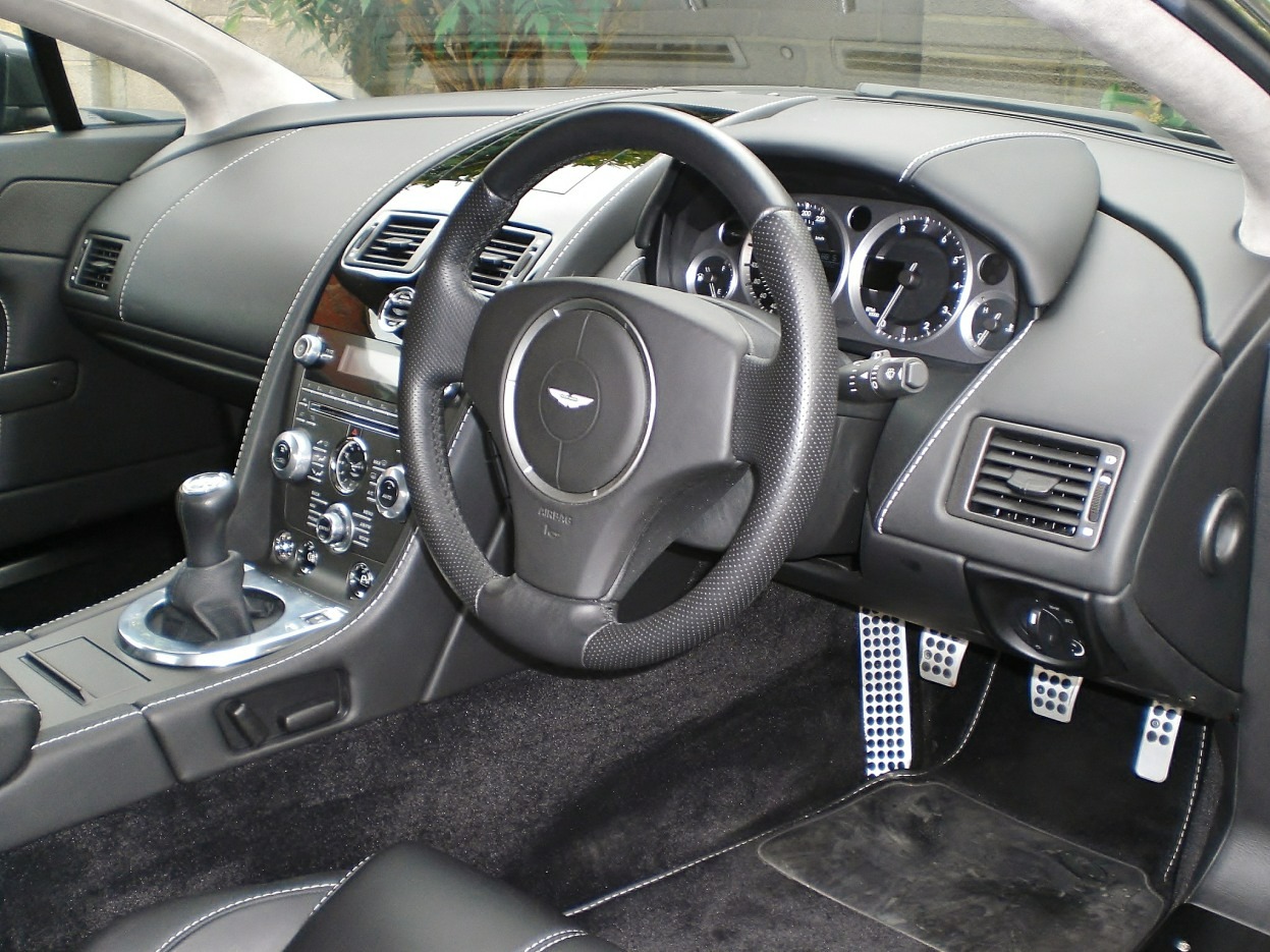 Used Aston Martin Vantage 2013 for sale - 76799083: Photo 18