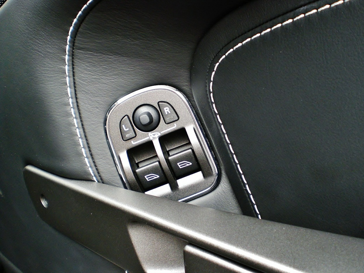 Used Aston Martin Vantage 2013 for sale - 76799083: Photo 29