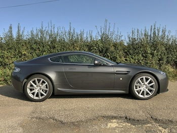Used Aston Martin Vantage 2013 for sale - 76799083: Photo