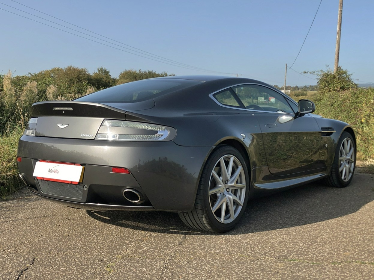Used Aston Martin Vantage 2013 for sale - 76799083: Photo 3