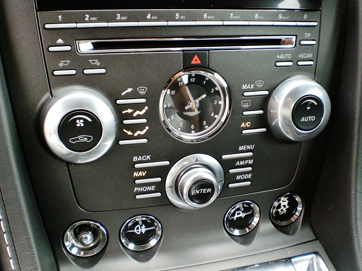 Used Aston Martin Vantage 2013 for sale - 76799083: Photo 31