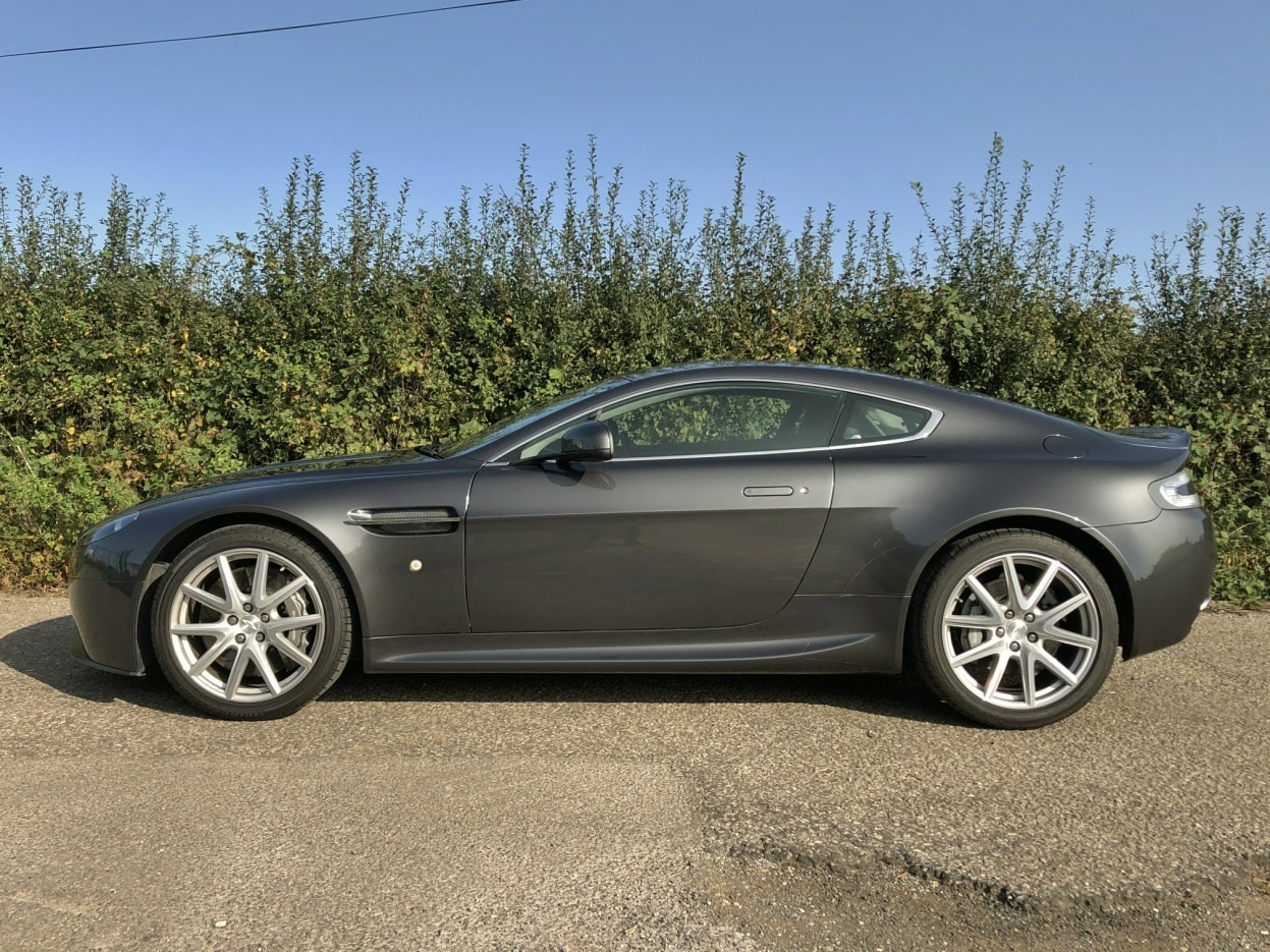 Used Aston Martin Vantage 2013 for sale - 76799083: Photo 6