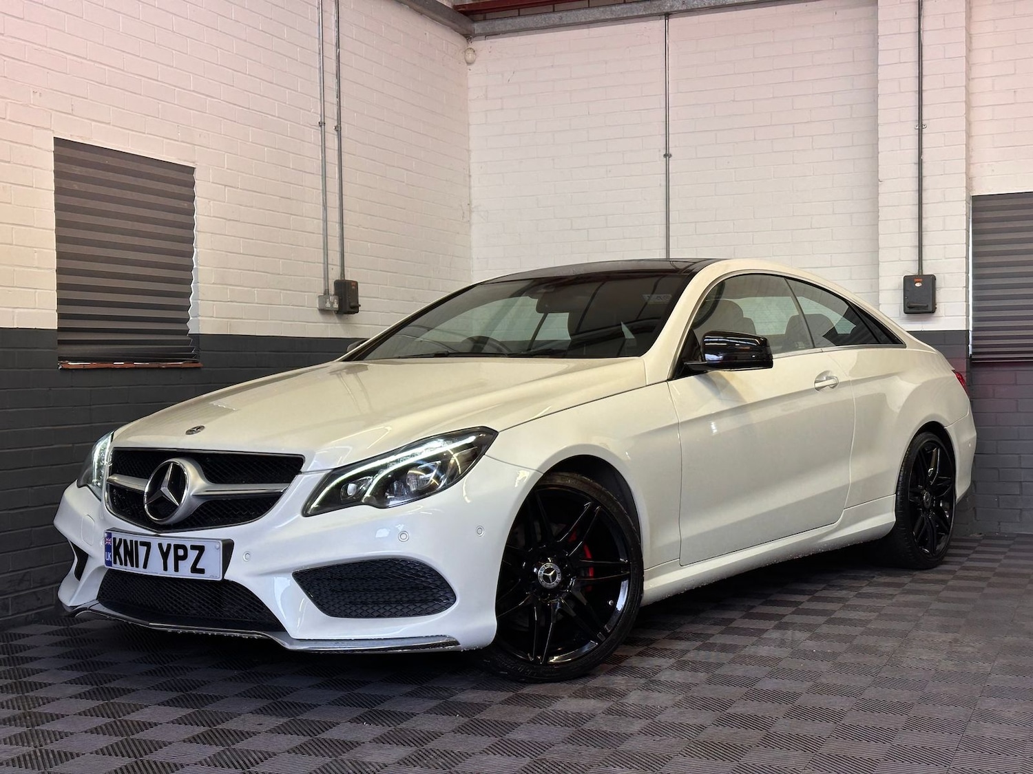 Used Mercedes-Benz E Class 2017 for sale - 77393032: Photo 1