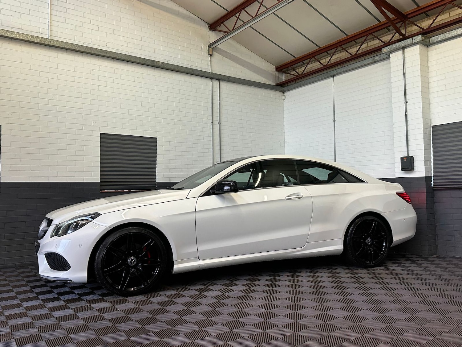 Used Mercedes-Benz E Class 2017 for sale - 77393032: Photo 5