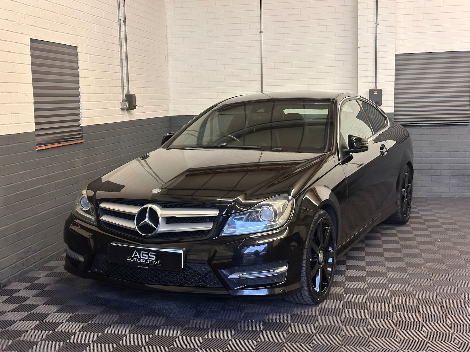 Used Mercedes-Benz C Class 2015 for sale - 77360694: Photo 5