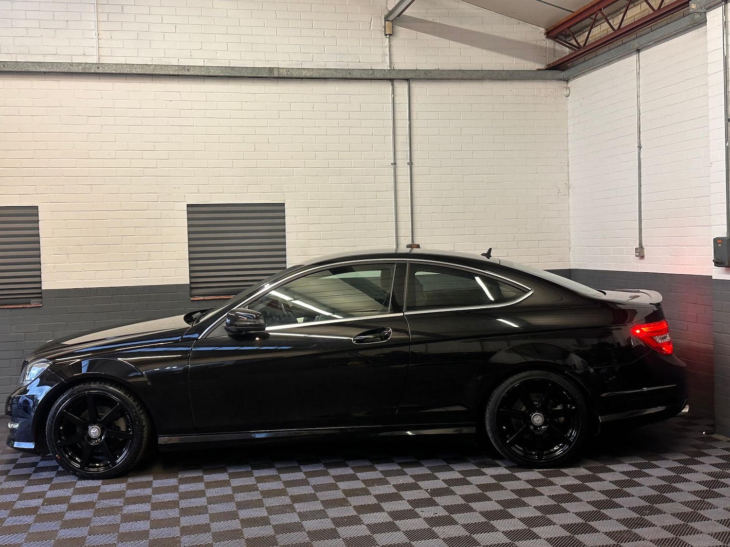 Used Mercedes-Benz C Class 2015 for sale - 77360694: Photo 9