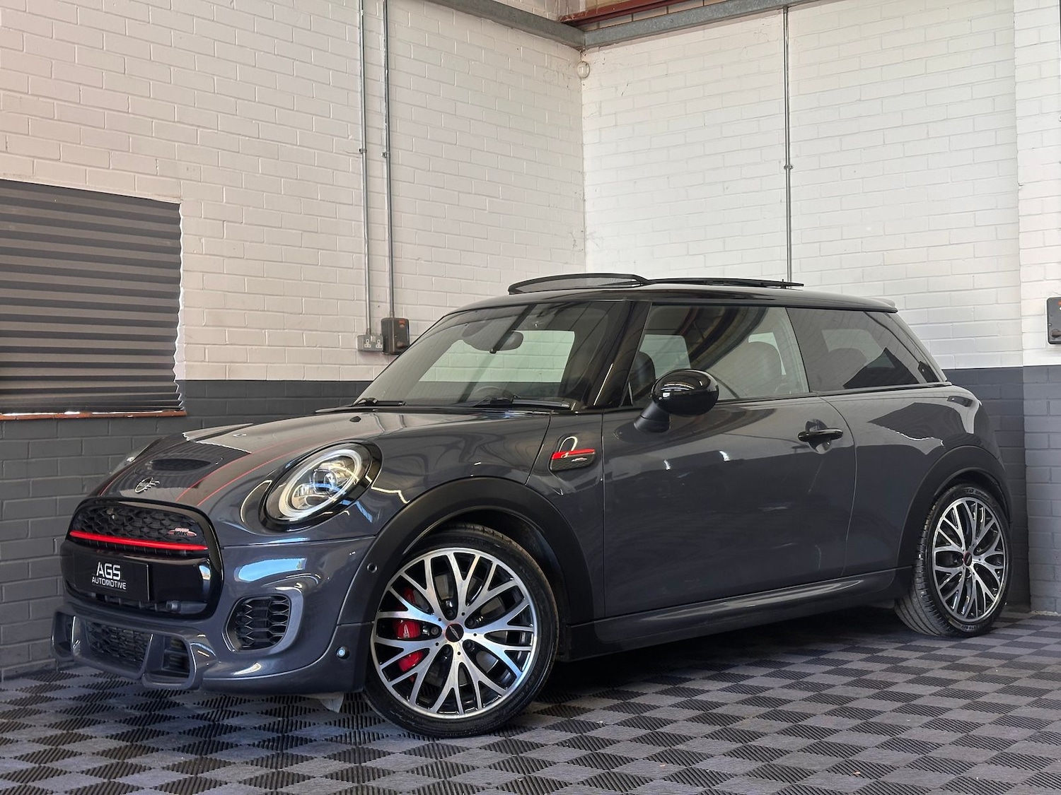 Used MINI Hatch 2018 for sale - 77740186: Photo 2