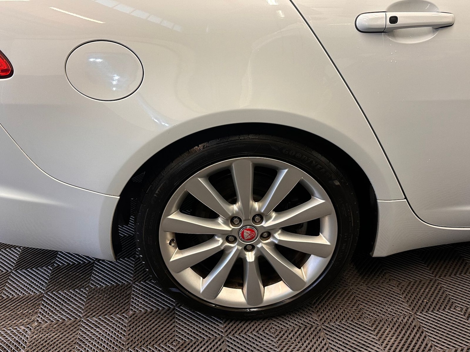 Used Jaguar XF 2015 for sale - 77673967: Photo 13