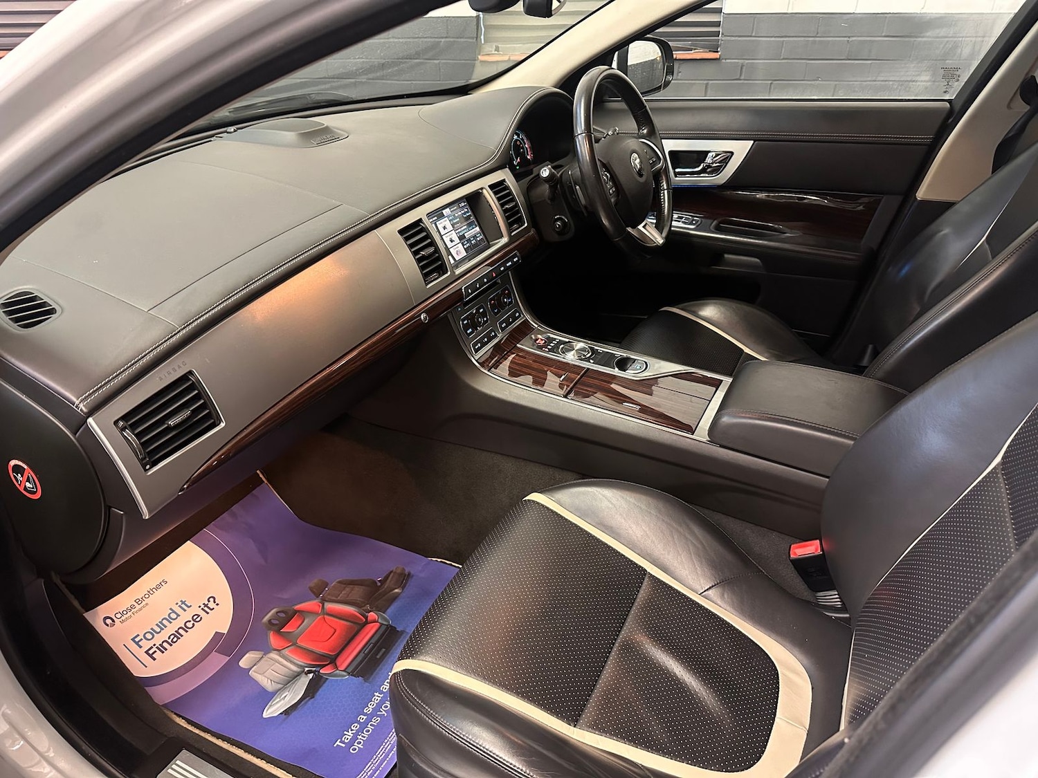 Used Jaguar XF 2015 for sale - 77673967: Photo 17