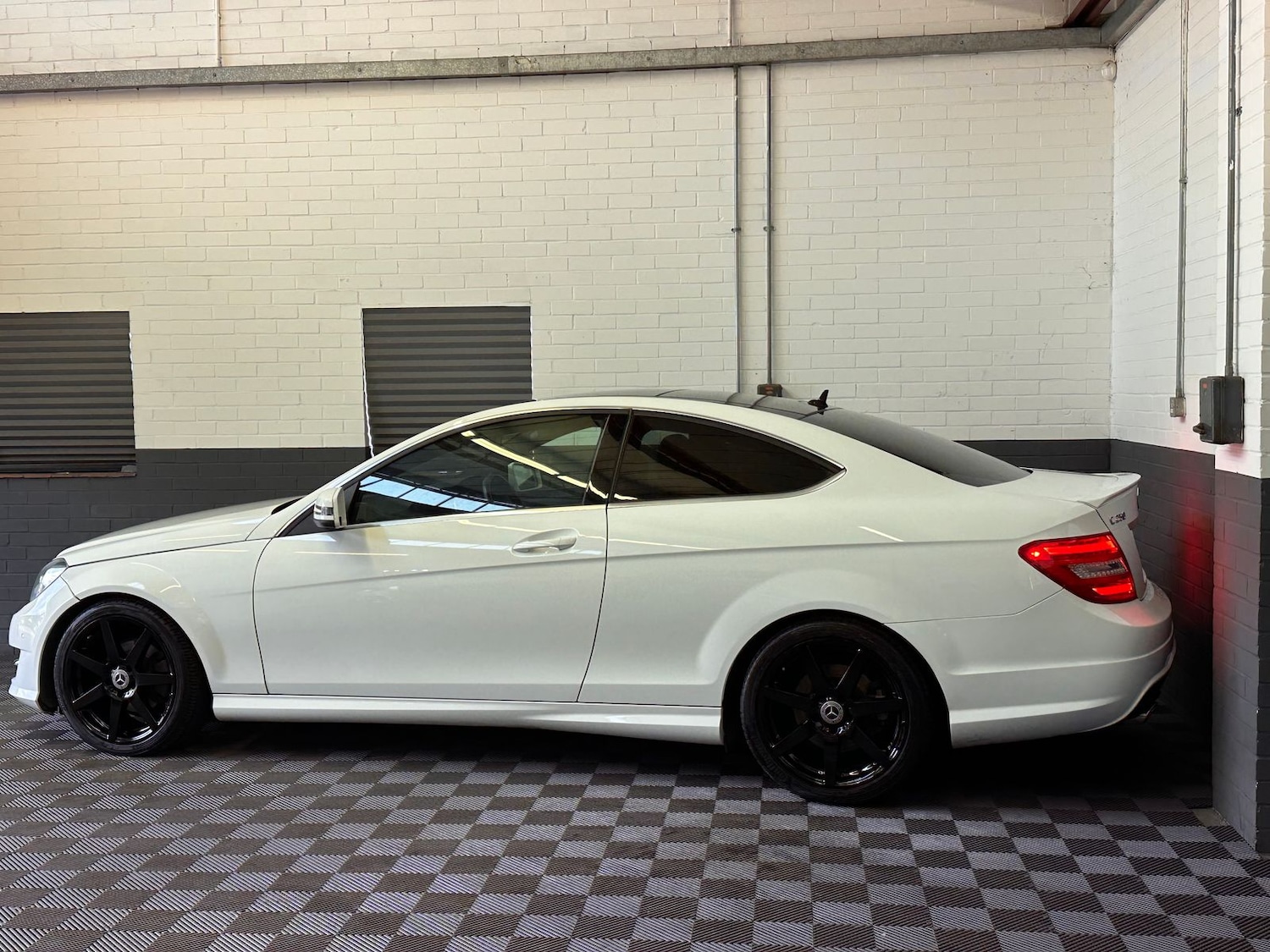 Used Mercedes-Benz C Class 2014 for sale - 77894055: Photo 4