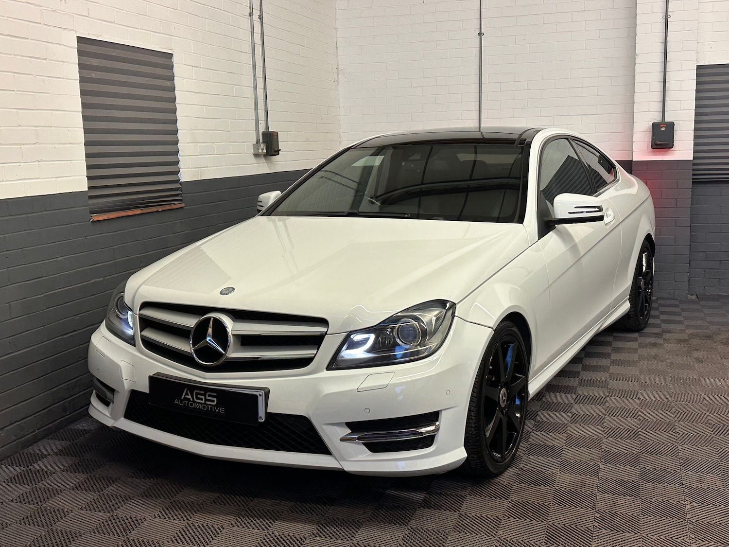 Used Mercedes-Benz C Class 2014 for sale - 77894055: Photo 8