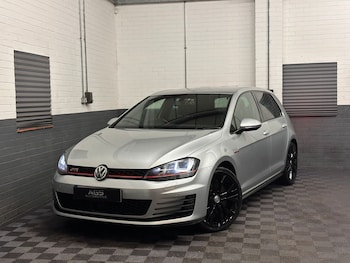 Used Volkswagen Golf 2016 for sale - 77307775: Photo