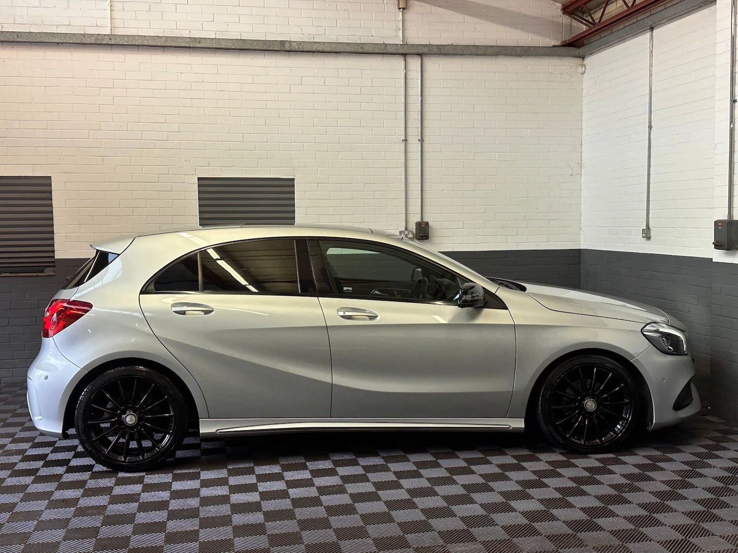 Used Mercedes-Benz A-Class 2017 for sale - 77911357: Photo 12