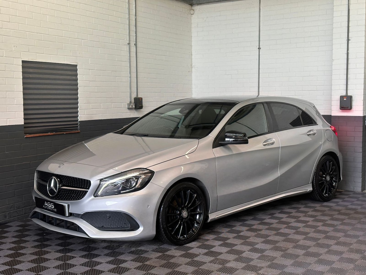 Used Mercedes-Benz A-Class 2017 for sale - 77911357: Photo 2