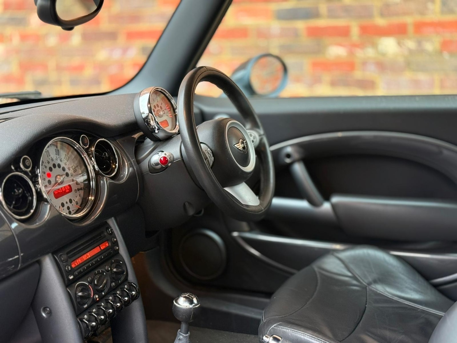 Used MINI Convertible 2005 for sale - 77537492: Photo 11