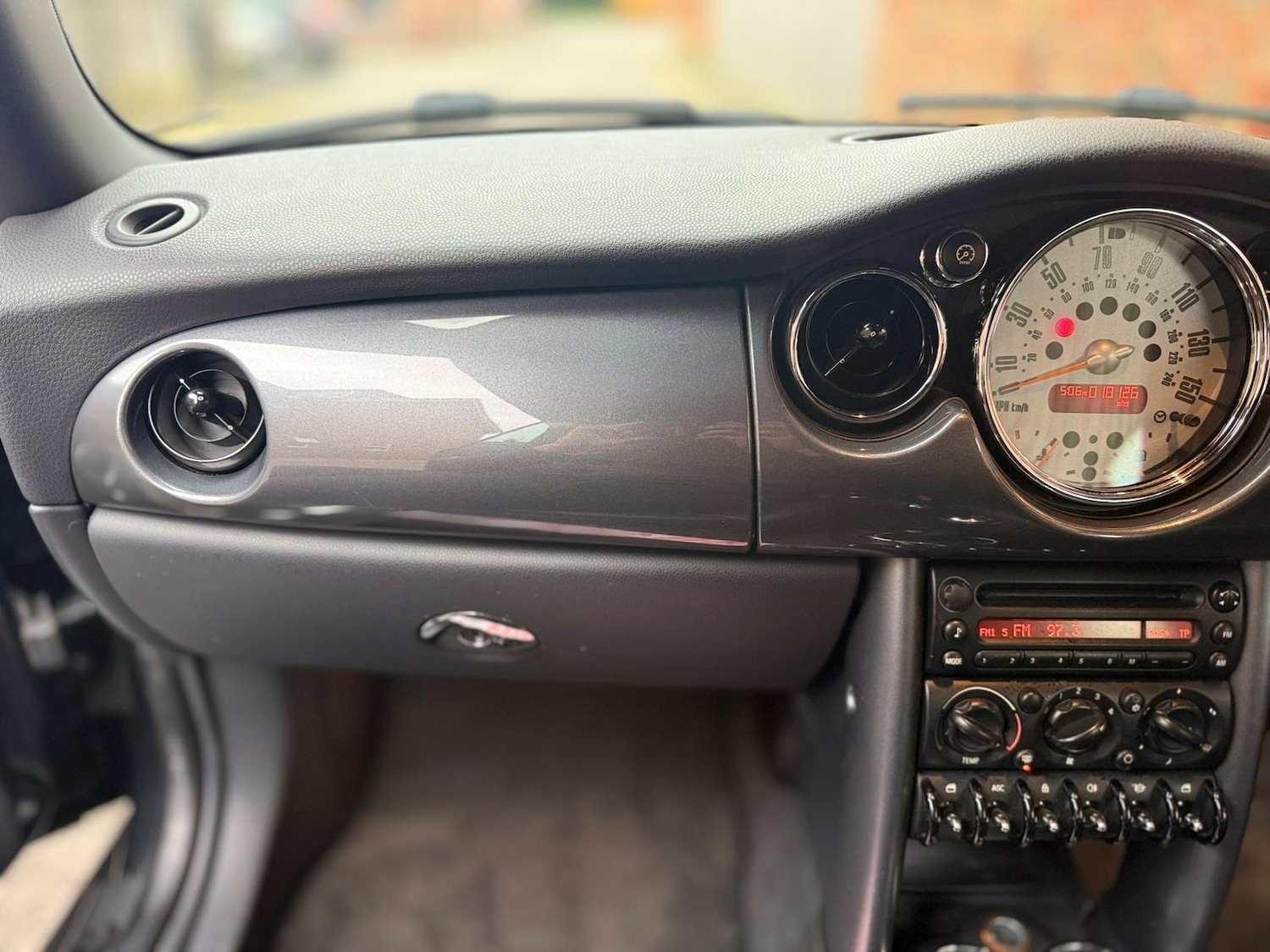 Used MINI Convertible 2005 for sale - 77537492: Photo 12