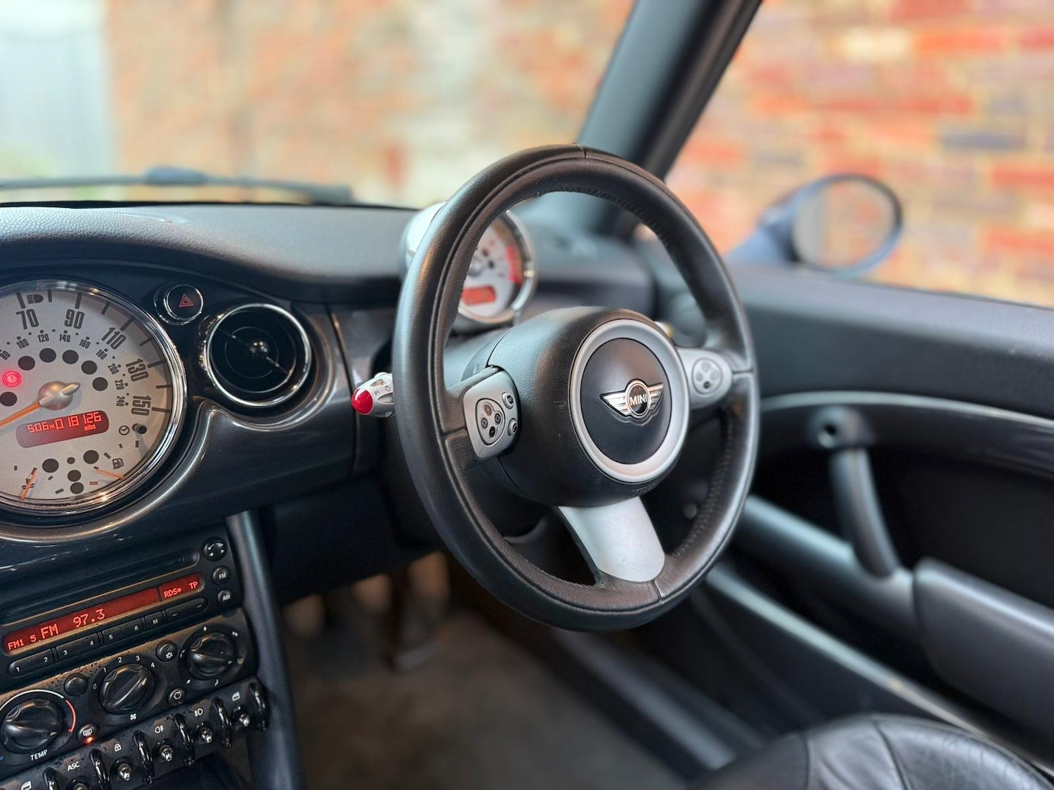 Used MINI Convertible 2005 for sale - 77537492: Photo 16