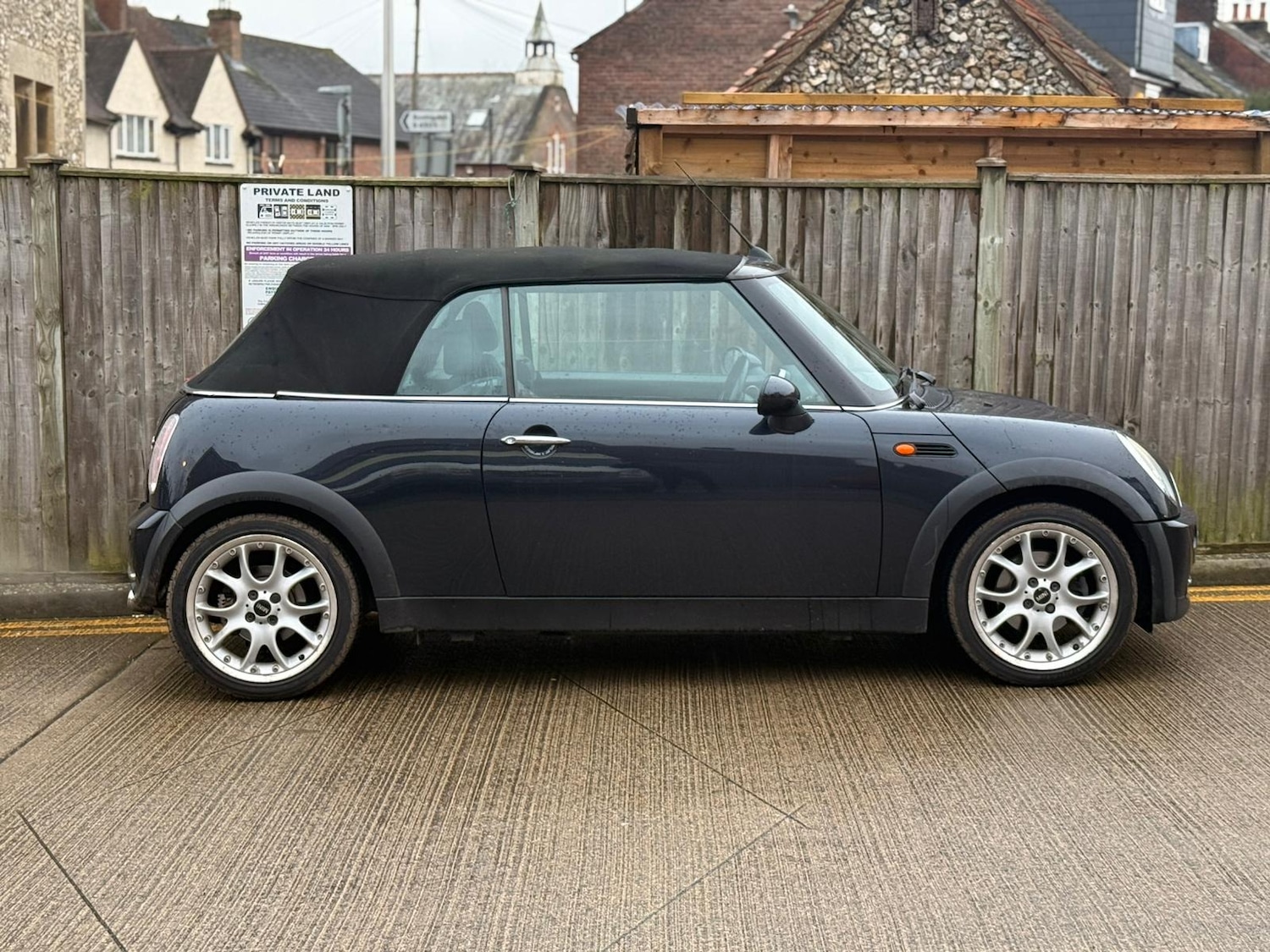 Used MINI Convertible 2005 for sale - 77537492: Photo 2