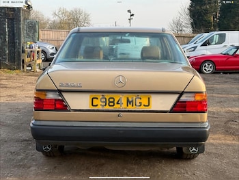 Used Mercedes-Benz E Class 1985 for sale - 77618848: Photo