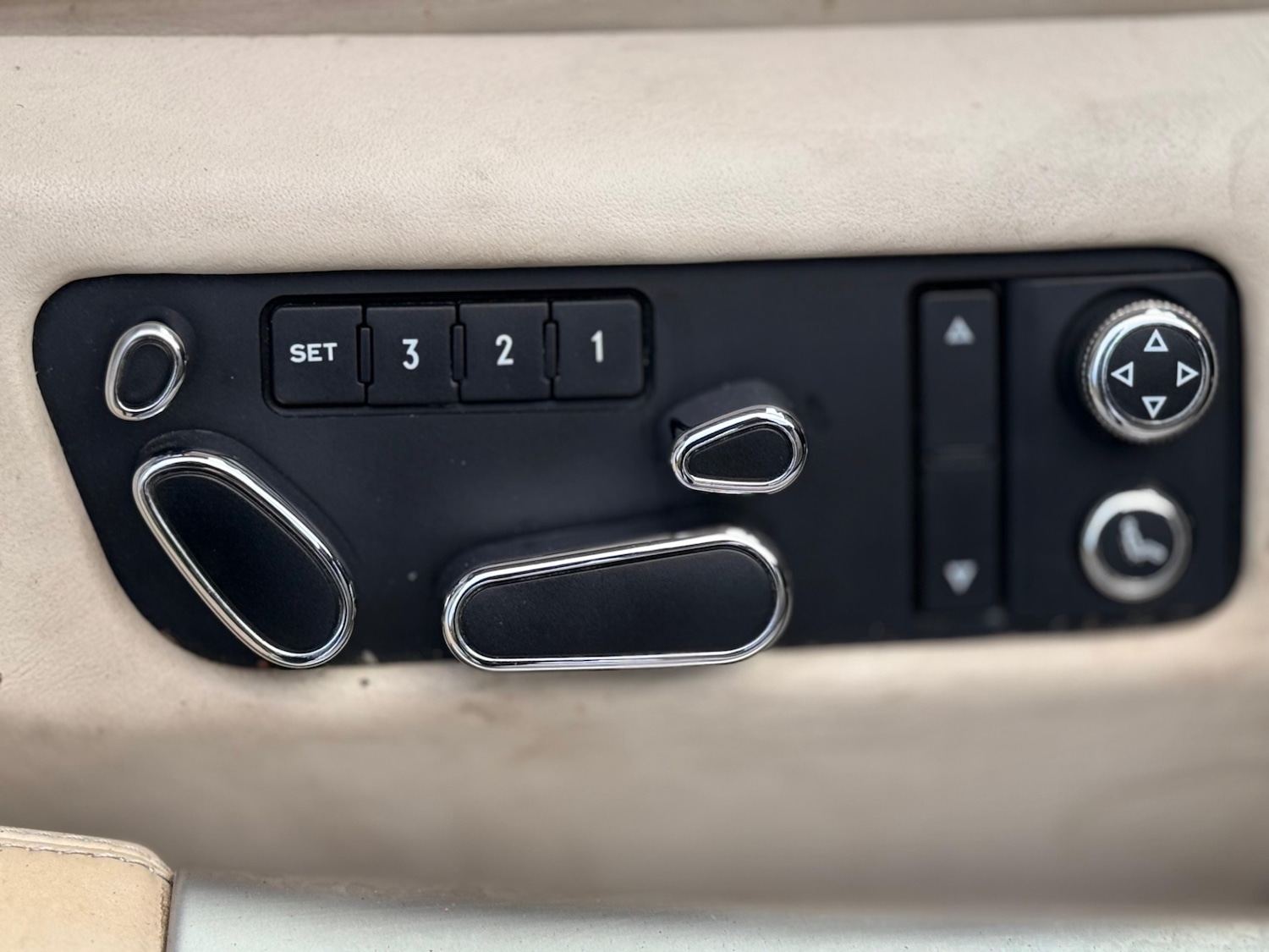Used Bentley Flying Spur 2023 for sale - 76380394: Photo 14