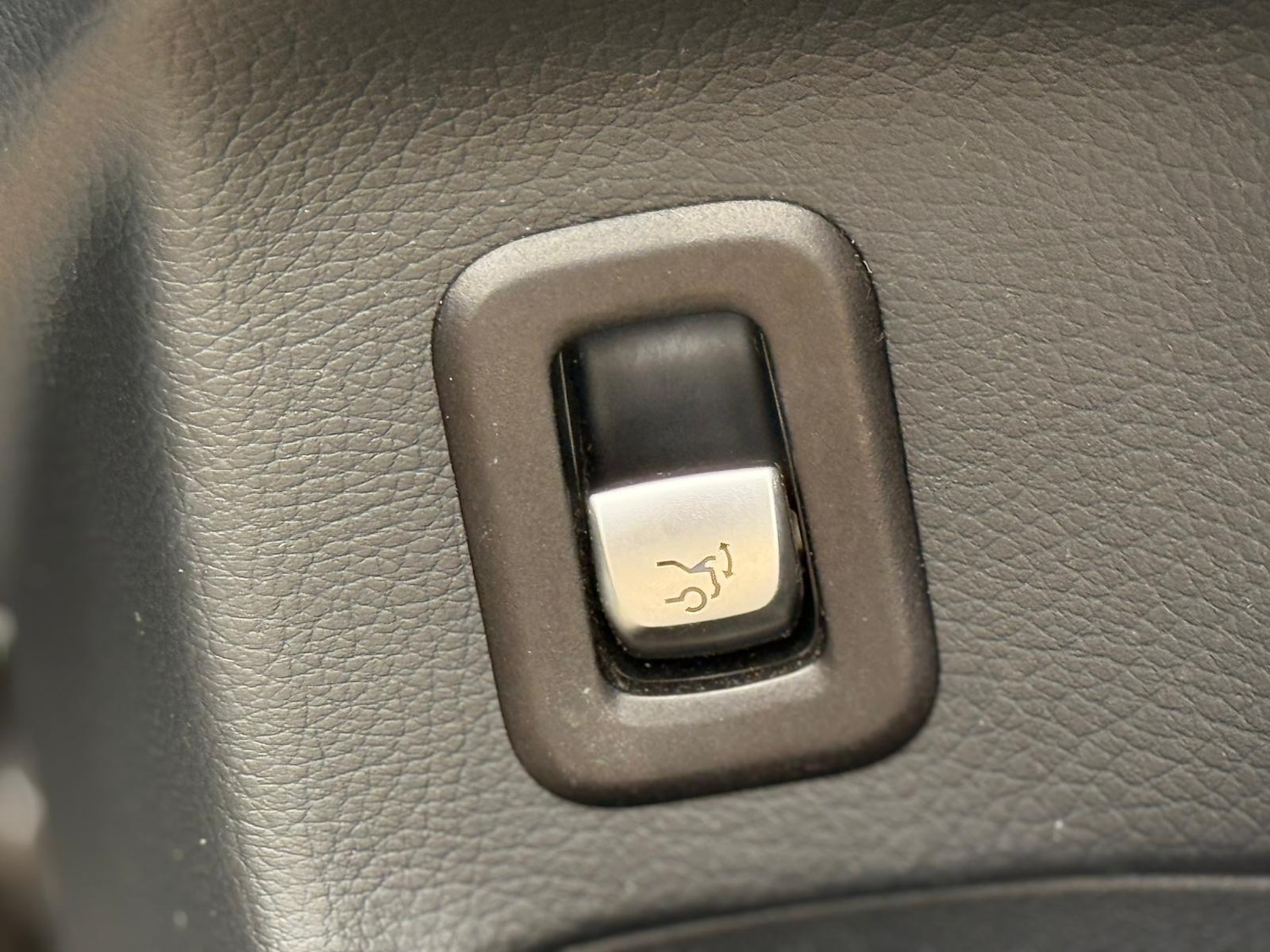 Used Mercedes-Benz GLC 2018 for sale - 76380380: Photo 16