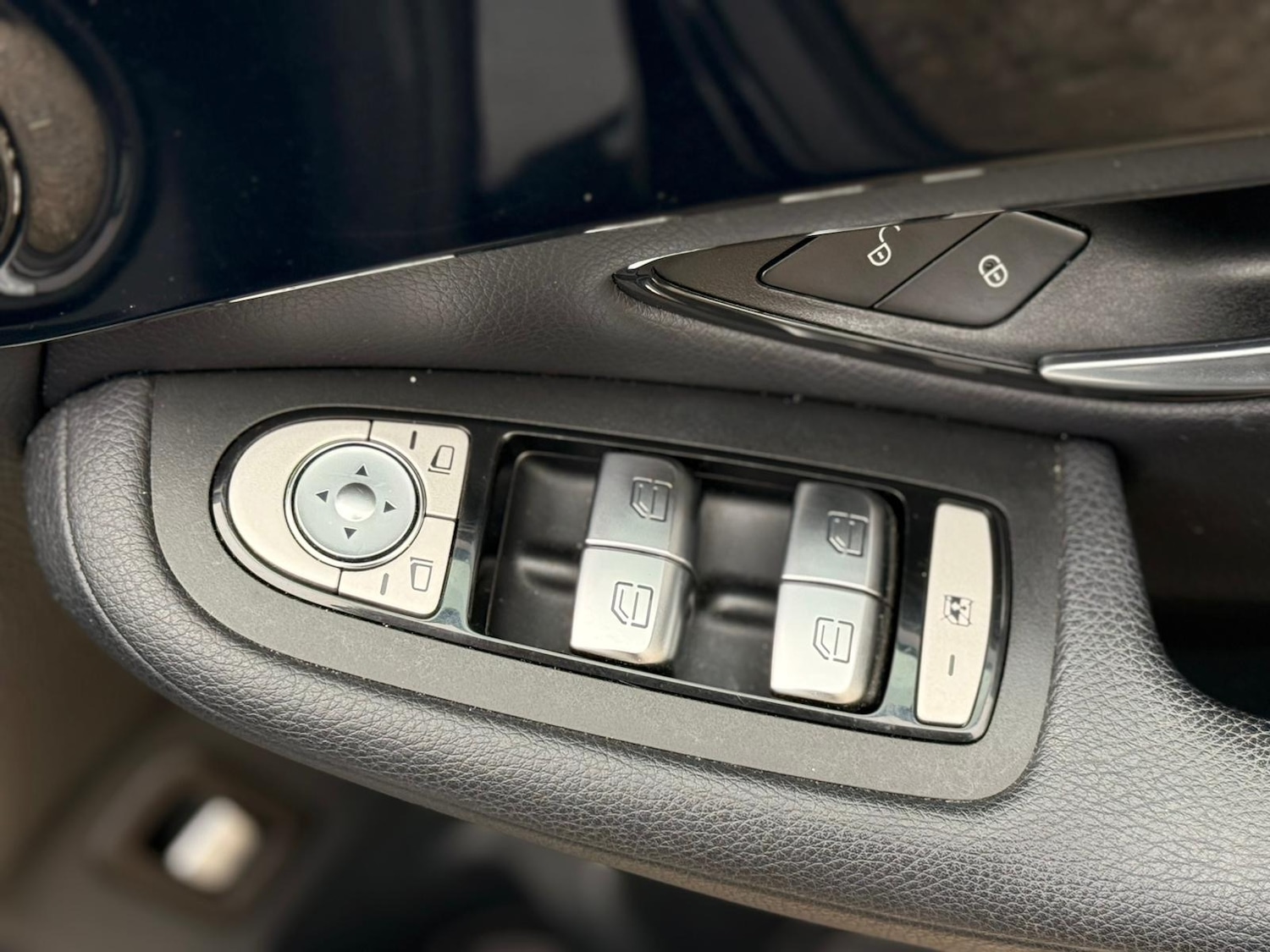 Used Mercedes-Benz GLC 2018 for sale - 76380380: Photo 17