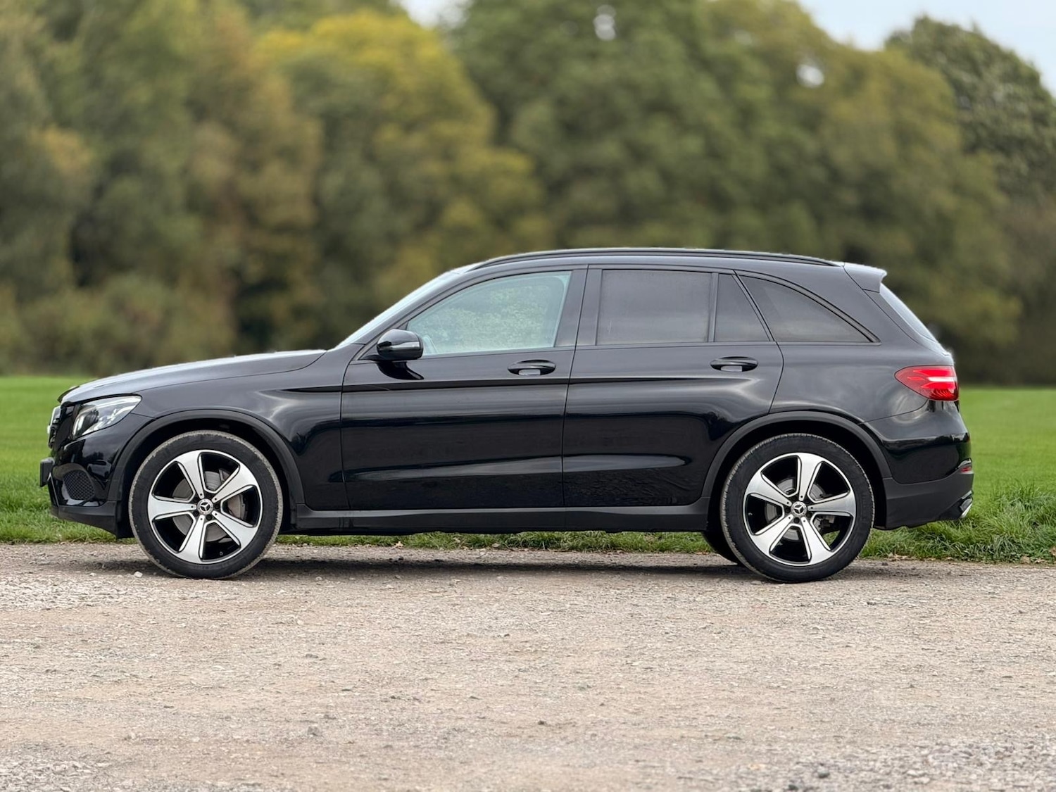 Used Mercedes-Benz GLC 2018 for sale - 76380380: Photo 4