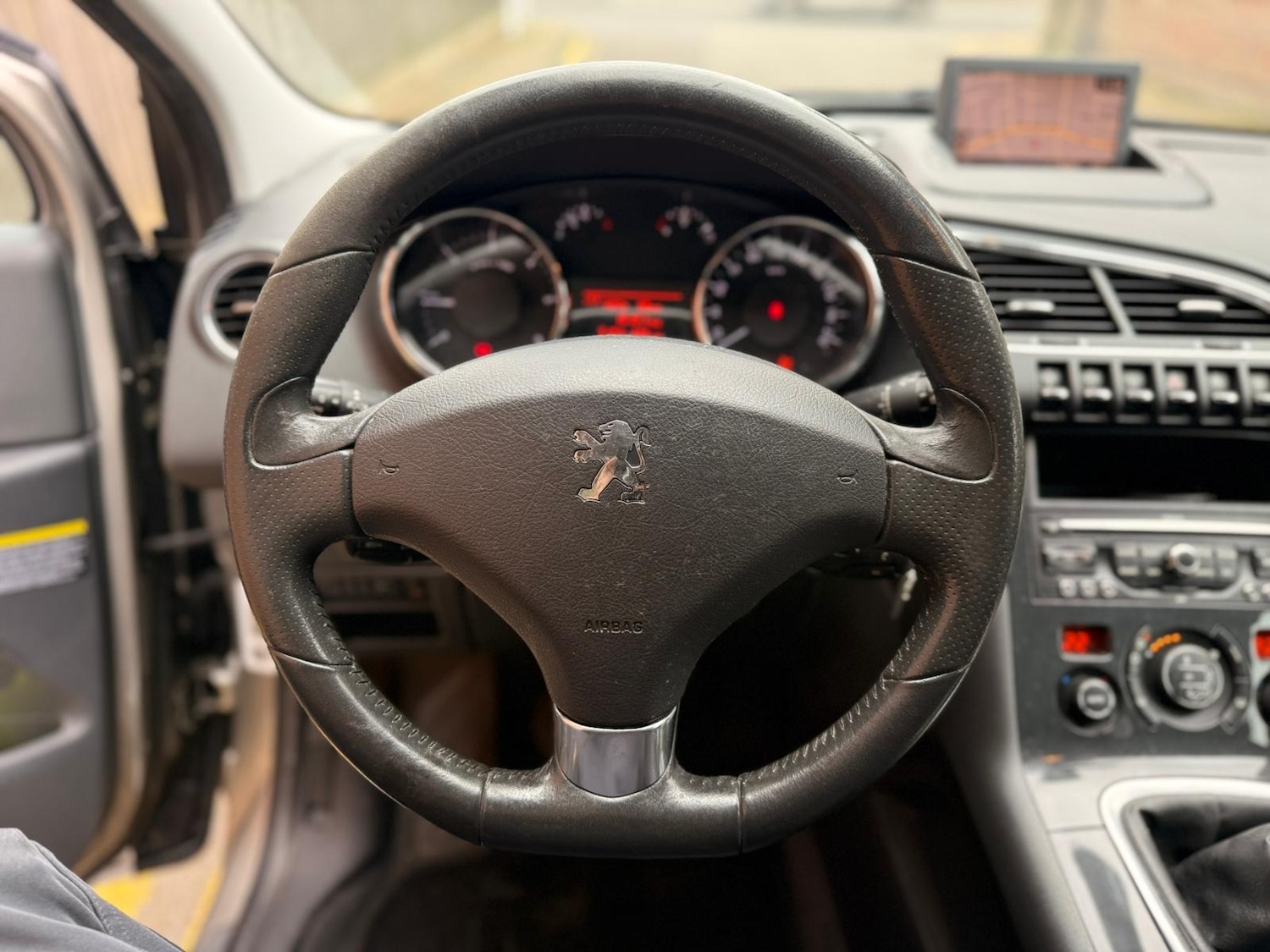 Used Peugeot 3008 2010 for sale - 77691052: Photo 16