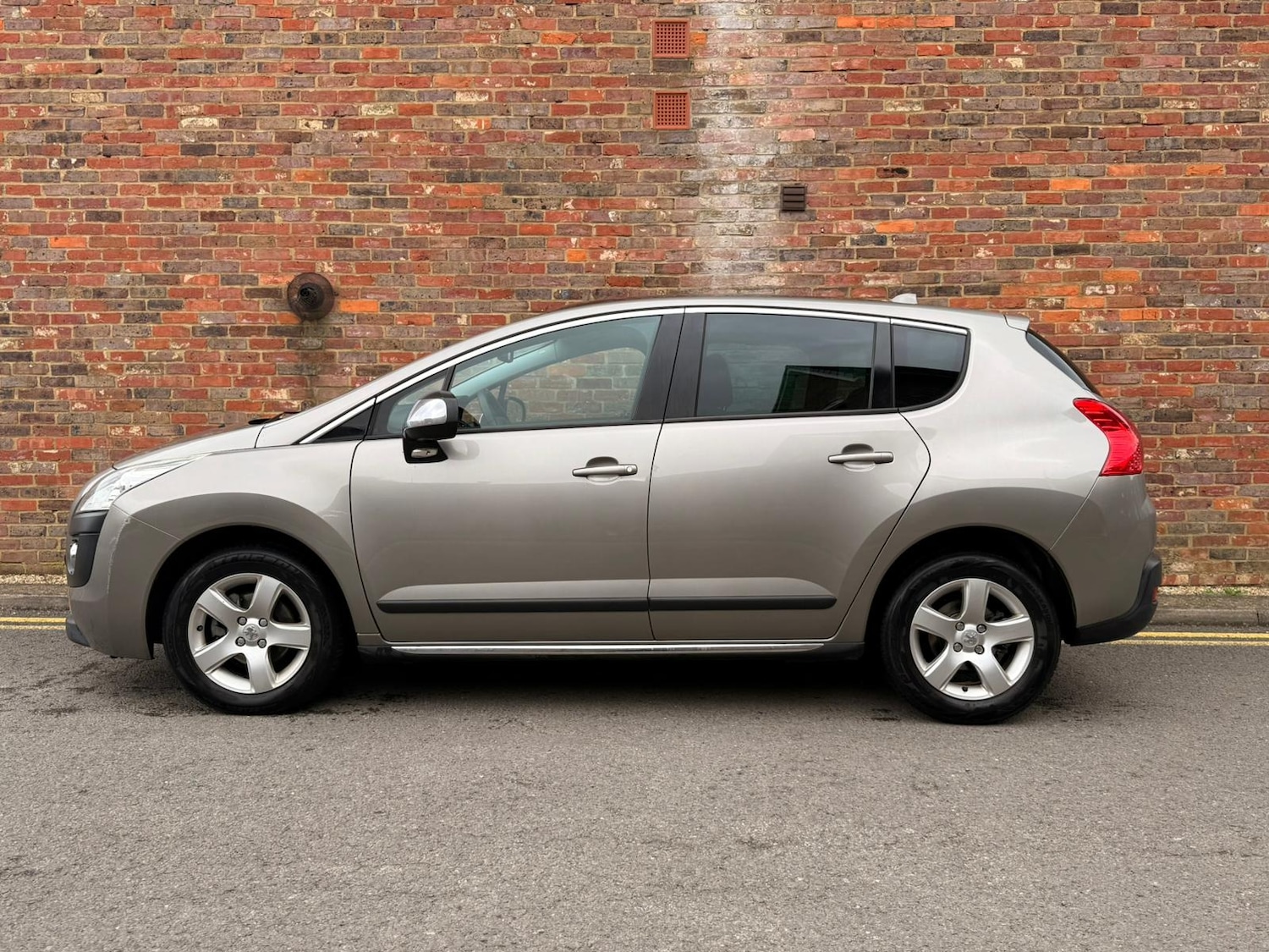 Used Peugeot 3008 2010 for sale - 77691052: Photo 3