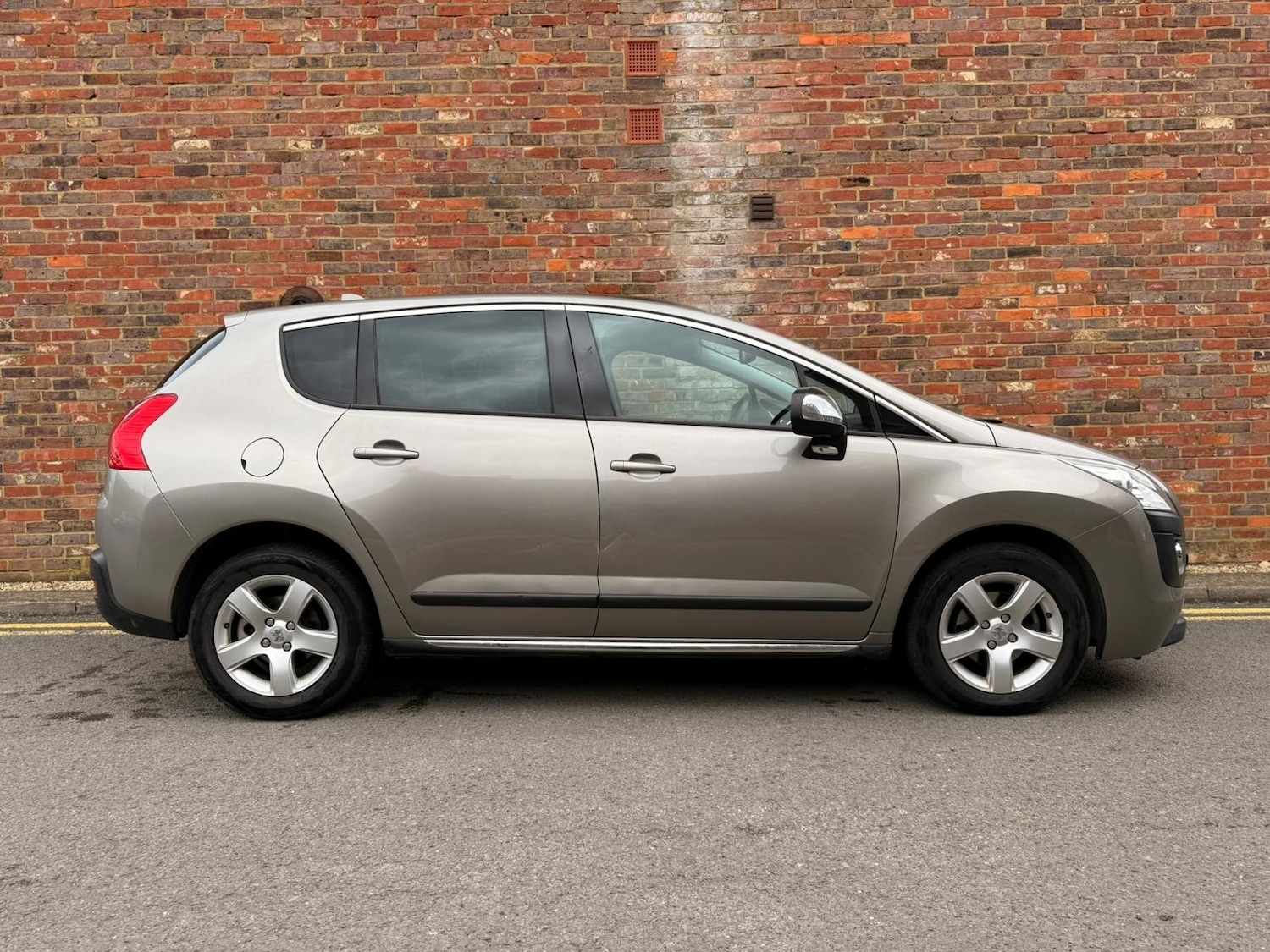 Used Peugeot 3008 2010 for sale - 77691052: Photo 4