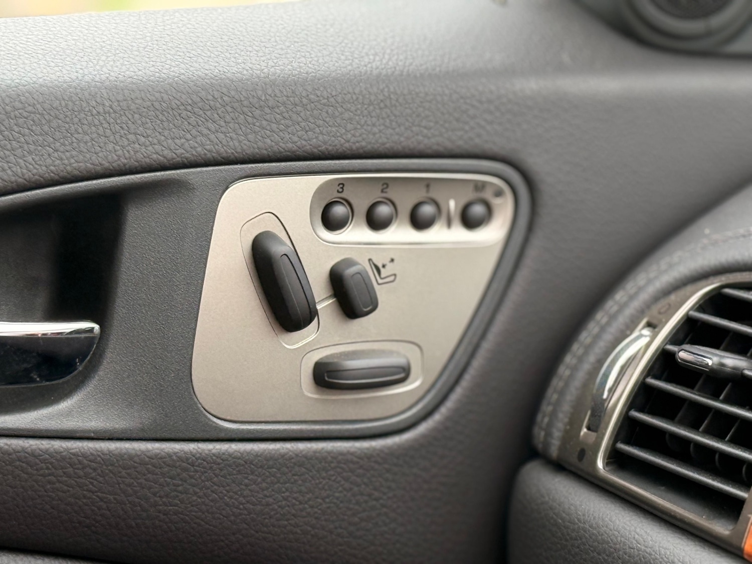 Used Jaguar XK 2007 for sale - 76480265: Photo 16