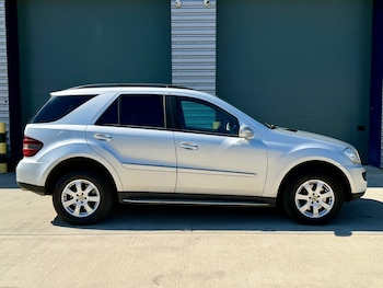 Used Mercedes-Benz M Class 2009 for sale - 79163811: Photo