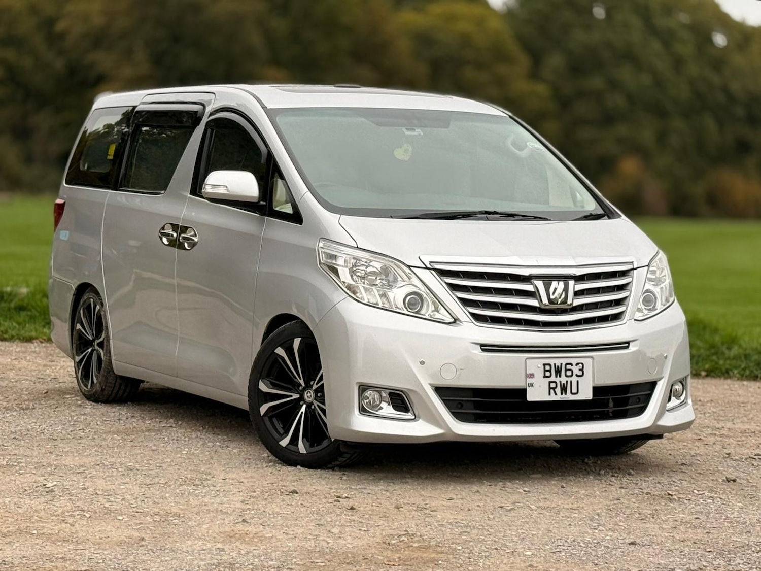 Used Toyota Alphard 2013 for sale - 76375461: Photo 1