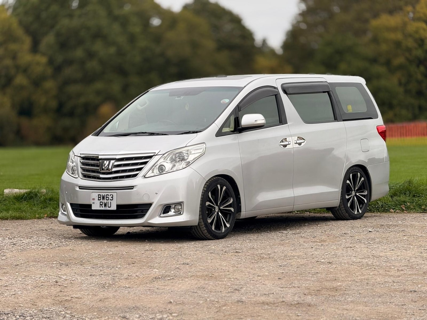 Used Toyota Alphard 2013 for sale - 76375461: Photo 2