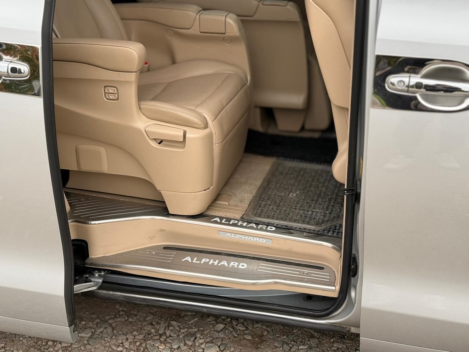 Used Toyota Alphard 2013 for sale - 76375461: Photo 21