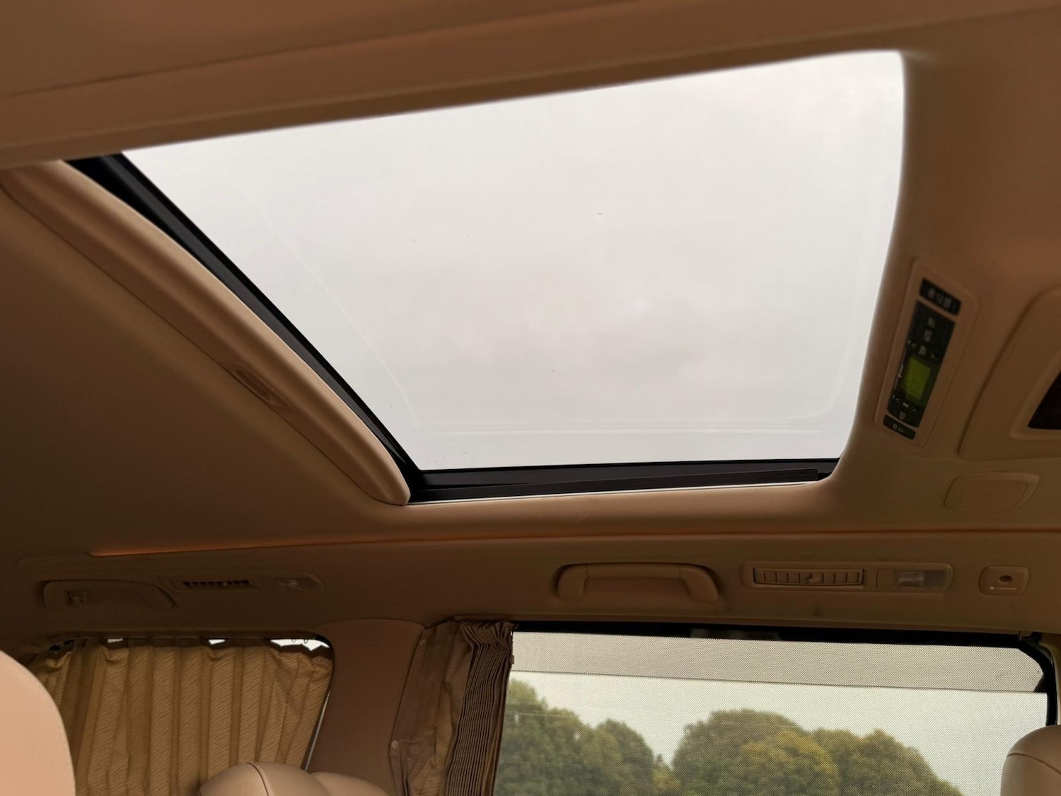 Used Toyota Alphard 2013 for sale - 76375461: Photo 24