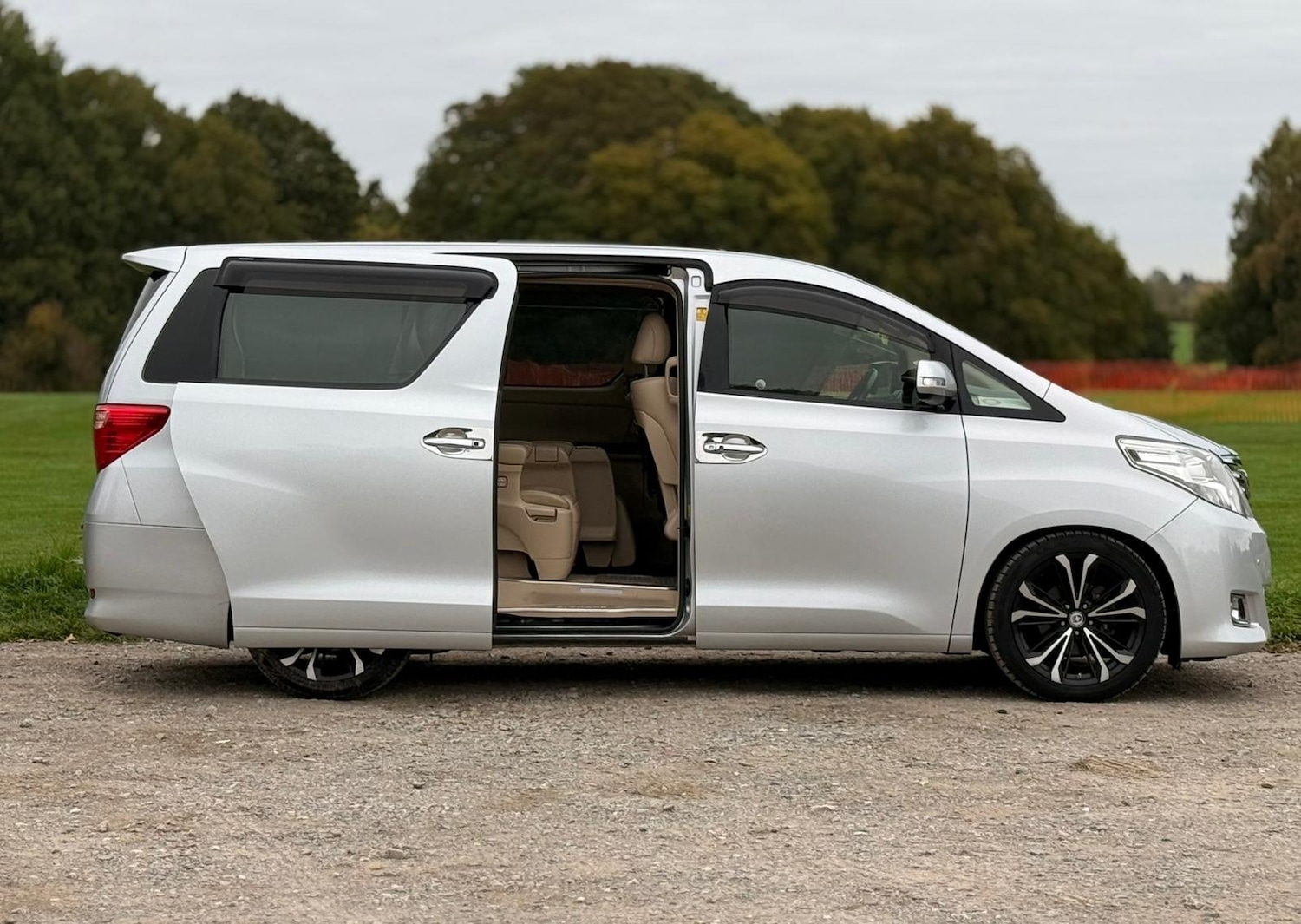 Used Toyota Alphard 2013 for sale - 76375461: Photo 6